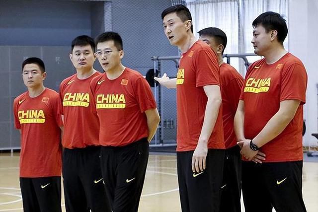 影片是主观性的，完全按照他个人观察城市，让城市伤害他的方式进行首先，城市里充斥着他无法占有的女人;他无法到手的金头发女人们也许一时感到他很吸引人，跟他去喝一杯咖啡，但末了总是摇头，因为她们发现他疯疯癫癲，用她们的话说就是怪得很。